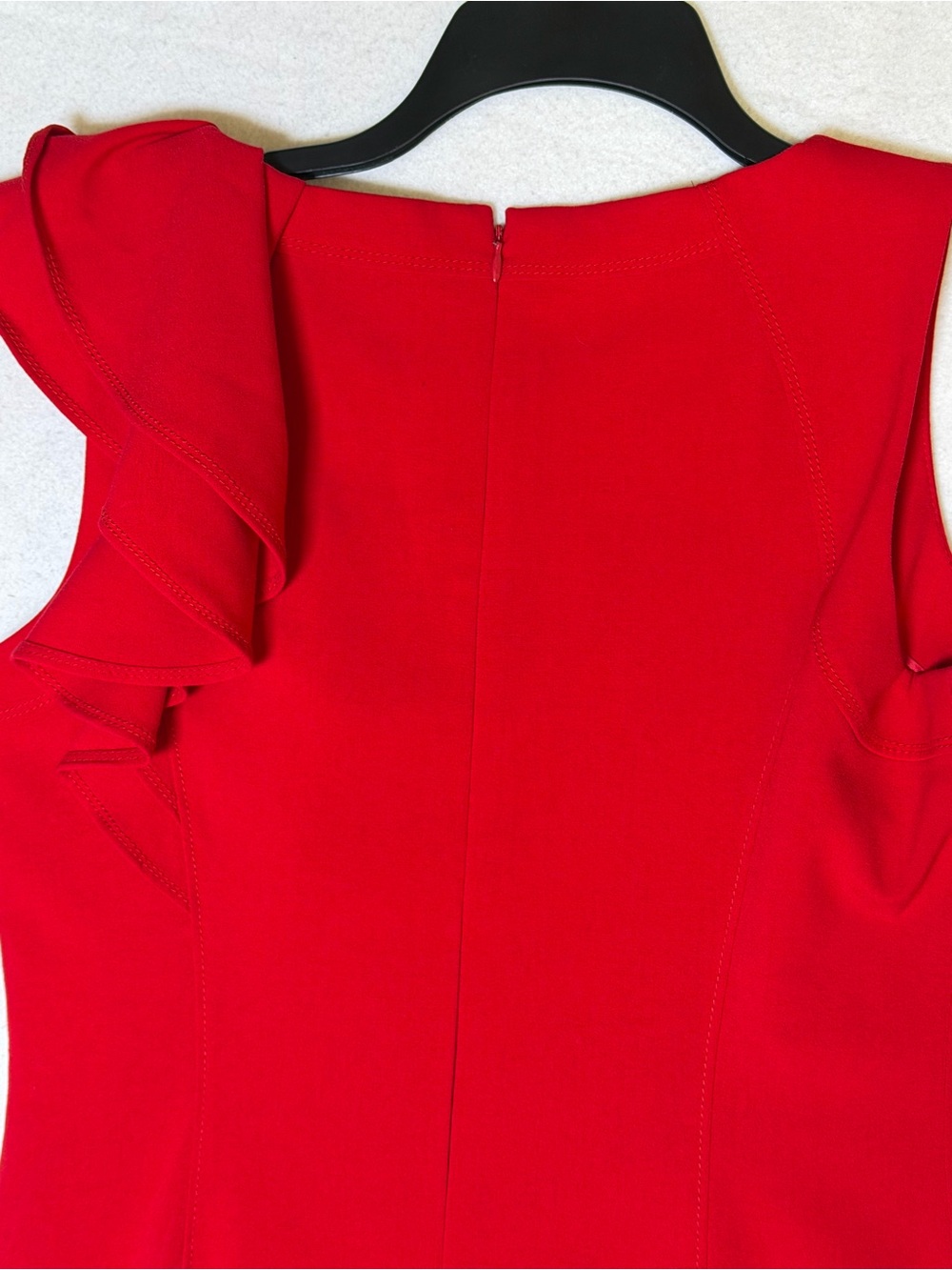 Calvin Klein Red Ruffle Shoulder Sleeveless Sheath Cocktail Dress Size 10 - Picture 4 of 5